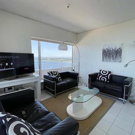 Wind Und Meer, 3-zimmer Ecksuite In Der Maritim Residenz Travemuende